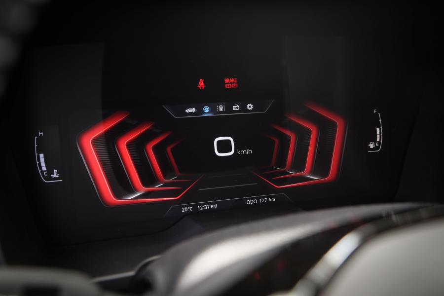 Панель приборов SsangYong Tivoli 2019 года  (WW) (фото 28 из 40)